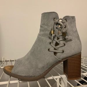 Super cute open toe suede booties